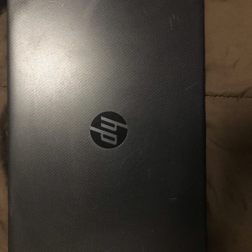 HP 14 128GB. (Win 11)